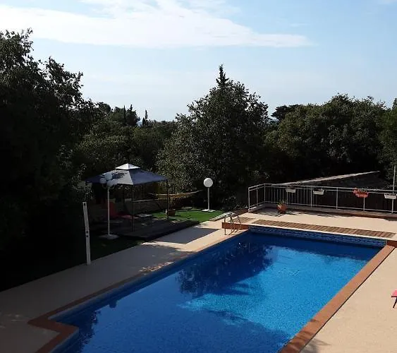 Des Cigales ベッド・アンド・ブレックファスト 3*