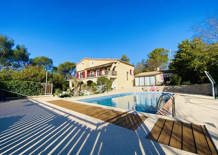 Des Cigales Bed and Breakfast Νιμ