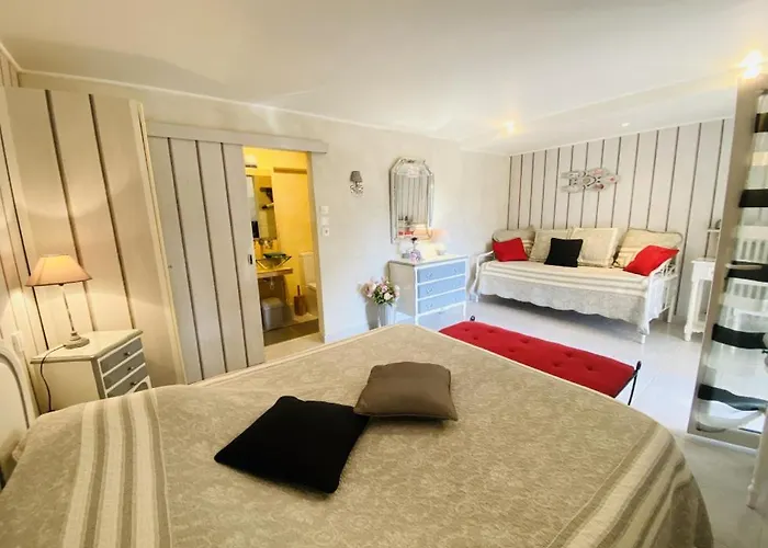 ベッド・アンド・ブレックファスト Des Cigales ニーム