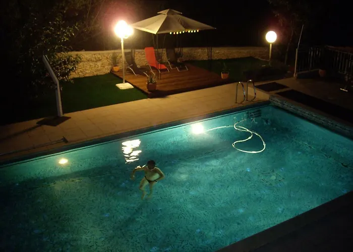 Bed and Breakfast Des Cigales 3*